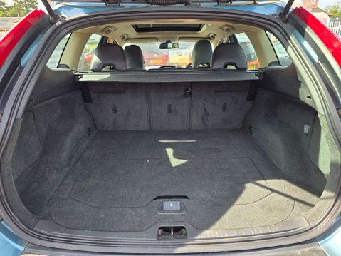 Volvo XC60 2.4 XC60 SE AWD D5 Auto 4WD 5dr 9