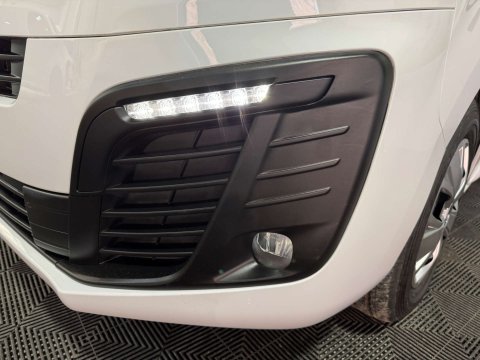Vauxhall Vivaro 1.5 Vivaro F2700 Sportive S/S 34
