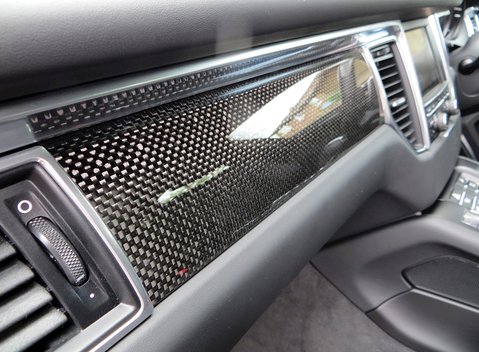 Porsche Macan Turbo 22
