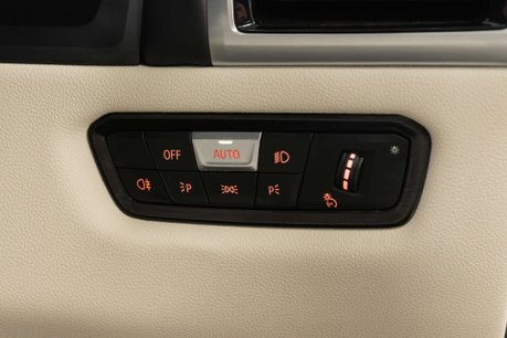 BMW 8 Series 3.0 840i Auto 2dr 31