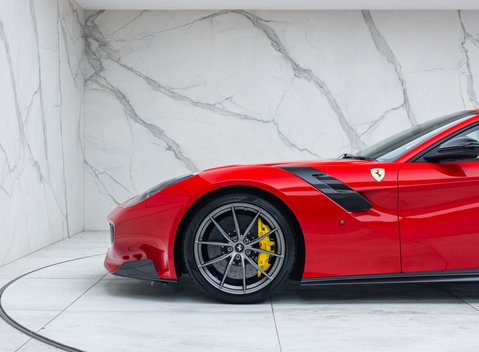 Ferrari F12 TDF 32