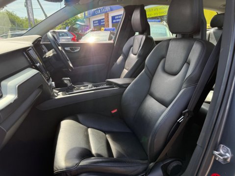 Volvo XC60 2.0 D4 Momentum Auto AWD Euro 6 (s/s) 5dr 17