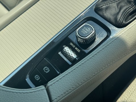 Volvo V90 (Sold) 2.0 D4 Momentum Plus Estate 5dr Diesel Auto Euro 6 (s/s) (190 ps) 26