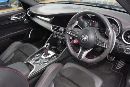 Alfa Romeo Giulia V6 BITURBO QUADRIFOGLIO 20