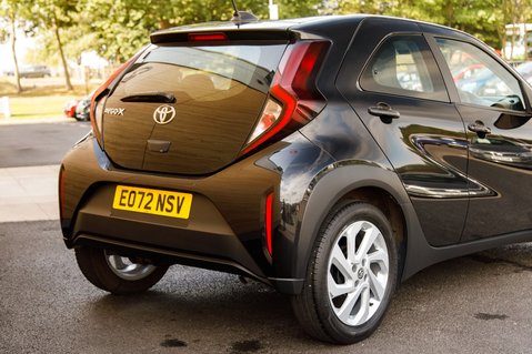Toyota Aygo X VVT-I PURE 8