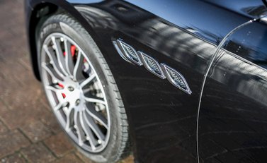 Maserati Quattroporte DV6 26