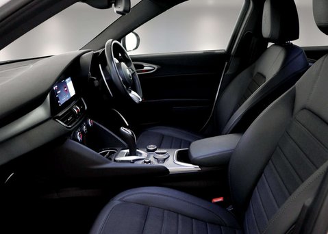 Alfa Romeo Giulia 2.0 Giulia Sprint TB Auto 4dr 40