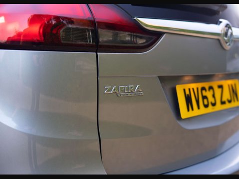 Vauxhall Zafira 2.0 Zafira Tourer SE CDTi 5dr 31
