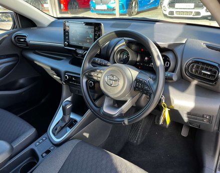 Toyota Yaris 1.5 Yaris Design HEV CVT 5dr 18