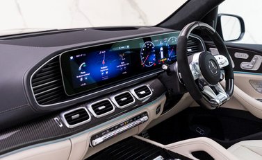 Mercedes-Benz GLS 63 Night Edition Executive 19