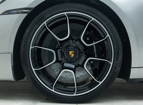 Porsche 911 Turbo S (992) 30