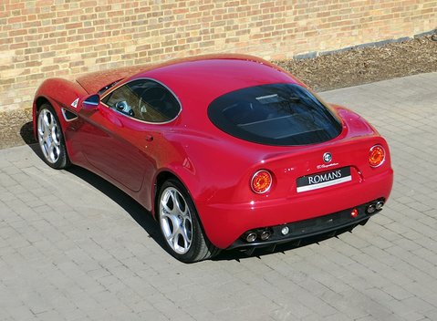 Alfa Romeo 8C Competizione 4