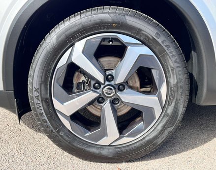 Nissan Qashqai 1.3 Qashqai N-Connecta DiG-T MHEV 5dr 12