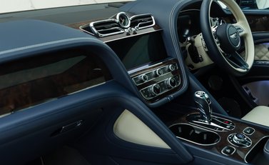 Bentley Bentayga V8 First Edition 22