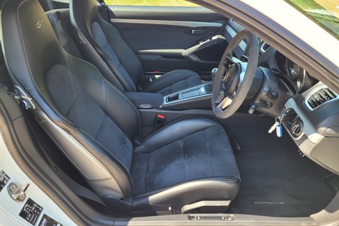 Porsche Cayman GT4 24