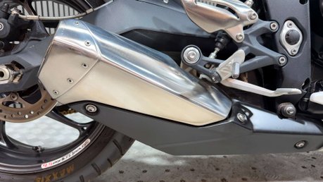 Triumph Street Triple 2013 ONLY 13K STUNNING EXAMPLE NEW MOT WARRANTY 18