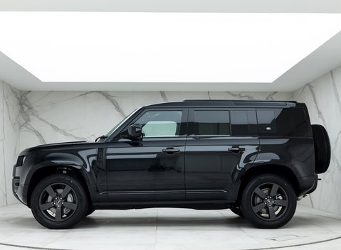 Land Rover Defender 110 X-Dynamic S D300 MHEV 2