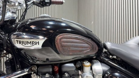 Triumph Speedmaster 2019 ONLY 24K LONG MOT PANNIERS SISSY BAR CRUISER ROADSTER 18