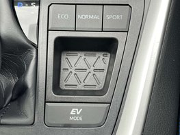 Toyota Rav4 2.5 RAV4 Dynamic HEV 4x2 CVT 5dr 52