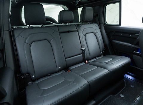 Land Rover Defender 110 V8 12