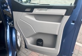 Volkswagen Transporter T32 TDI KOMBI HIGHLINE BMT 23