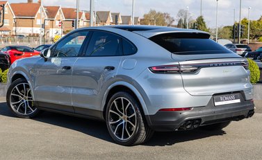 Porsche Cayenne E-Hybrid Coupe 4