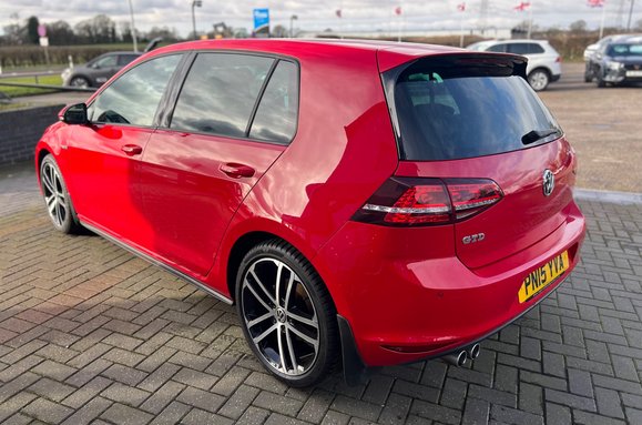 Volkswagen Golf 2.0 TDI BlueMotion Tech GTD 5 Door 9