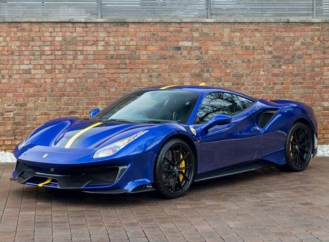 Ferrari 488 Pista 8