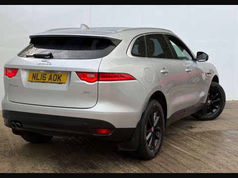 Jaguar F-Pace 2.0 F-PACE Prestige AWD D Auto 4WD 5dr 36