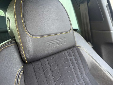 Volkswagen Golf 2.0 Golf GTi Pirelli 5dr 18