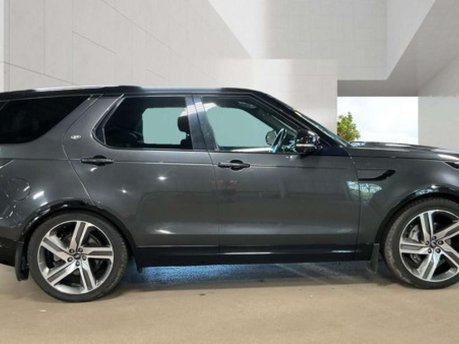 Land Rover Discovery 3.0 Discovery R-Dynamic SE D MHEV Auto 4WD 5dr 15