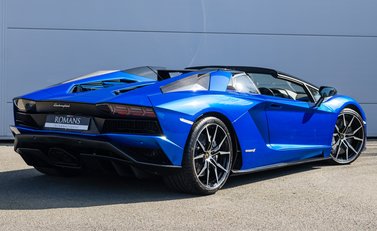 Lamborghini Aventador S LP 740-4 ROADSTER 4