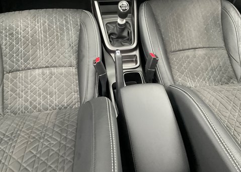 Suzuki Vitara 1.4 Boosterjet 48V Hybrid SZ5 15