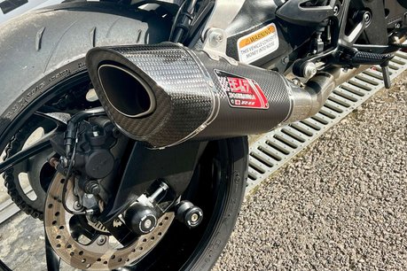 Suzuki GSX GSXS 1000 11