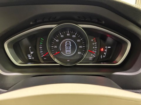 Volvo V40 1.5 T3 Auto Euro 6 (s/s) 5dr 38