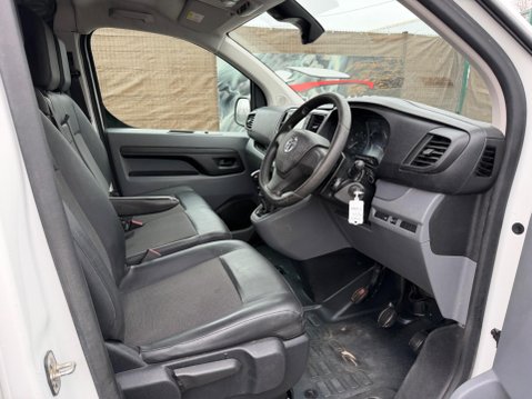 Vauxhall Vivaro 1.5 Turbo D 2900 Sportive L2 H1 Euro 6 (s/s) 5dr 9