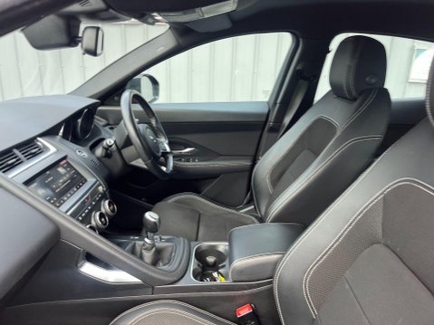 Jaguar E-Pace 2.0 D150 R-Dynamic Euro 6 (s/s) 5dr 31