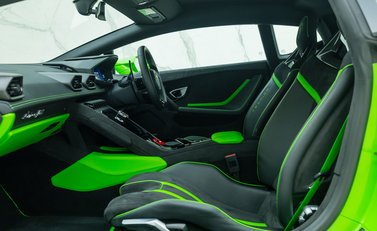 Lamborghini Huracan TECNICA 16