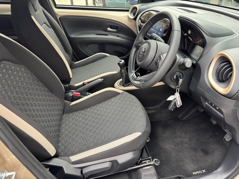 Toyota Aygo X VVT-I EDGE 11