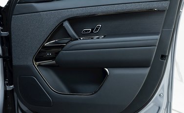 Land Rover Range Rover Sport D300 Autobiography 20