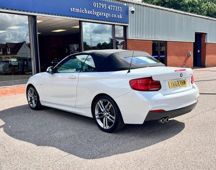 BMW 2 Series 2.0 220i M Sport Auto 2dr 10