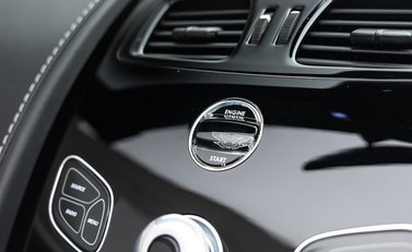 Aston Martin V12 Vantage S ROADSTER 29