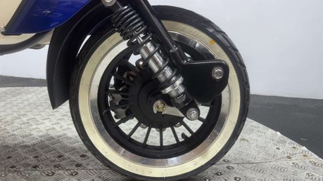 Royal Alloy GP AC 2019 ONLY 168 MILES NEW MOT CUSTOM SCOOTER 125CC LEARNER 26