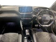 Peugeot e-2008 50kWh GT Premium SUV 5dr Electric Auto (7kW Charger) (136 ps) 19