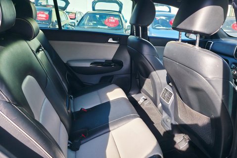 Kia Sportage CRDI GT-LINE ISG SAT NAV. 1 FORMER KEEPER,LAST OWNER 5 YEARS. 39