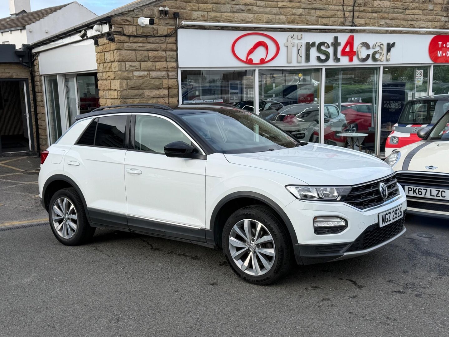 2019 Volkswagen T-Roc — image 1