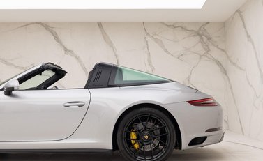 Porsche 911 Targa 4 GTS (991.2) 27