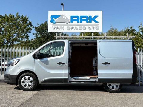 Renault Trafic 2.0 dCi Blue SL28 Business Panel Van 5dr Diesel Manual L1 H1 Euro 6 (s/s) ( 7