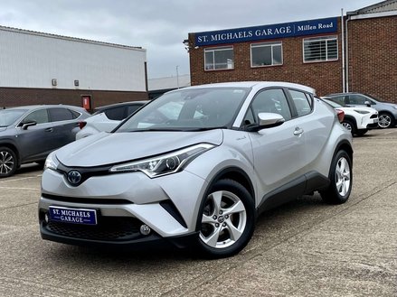 Toyota C-HR 1.8 C-HR Icon HEV CVT 5dr