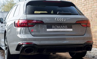 Audi RS4 Avant 27